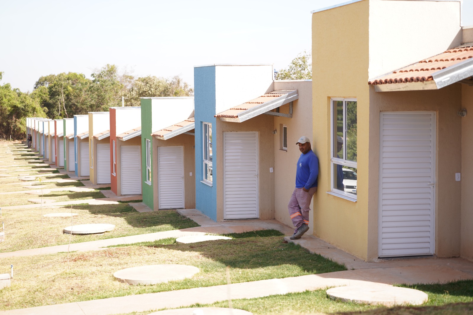 Governador Ronaldo Caiado Celebra Conquistas: Entrega de 717 Casas a Custo  Zero em Programa Habitacional Inovador - Portal Democrata